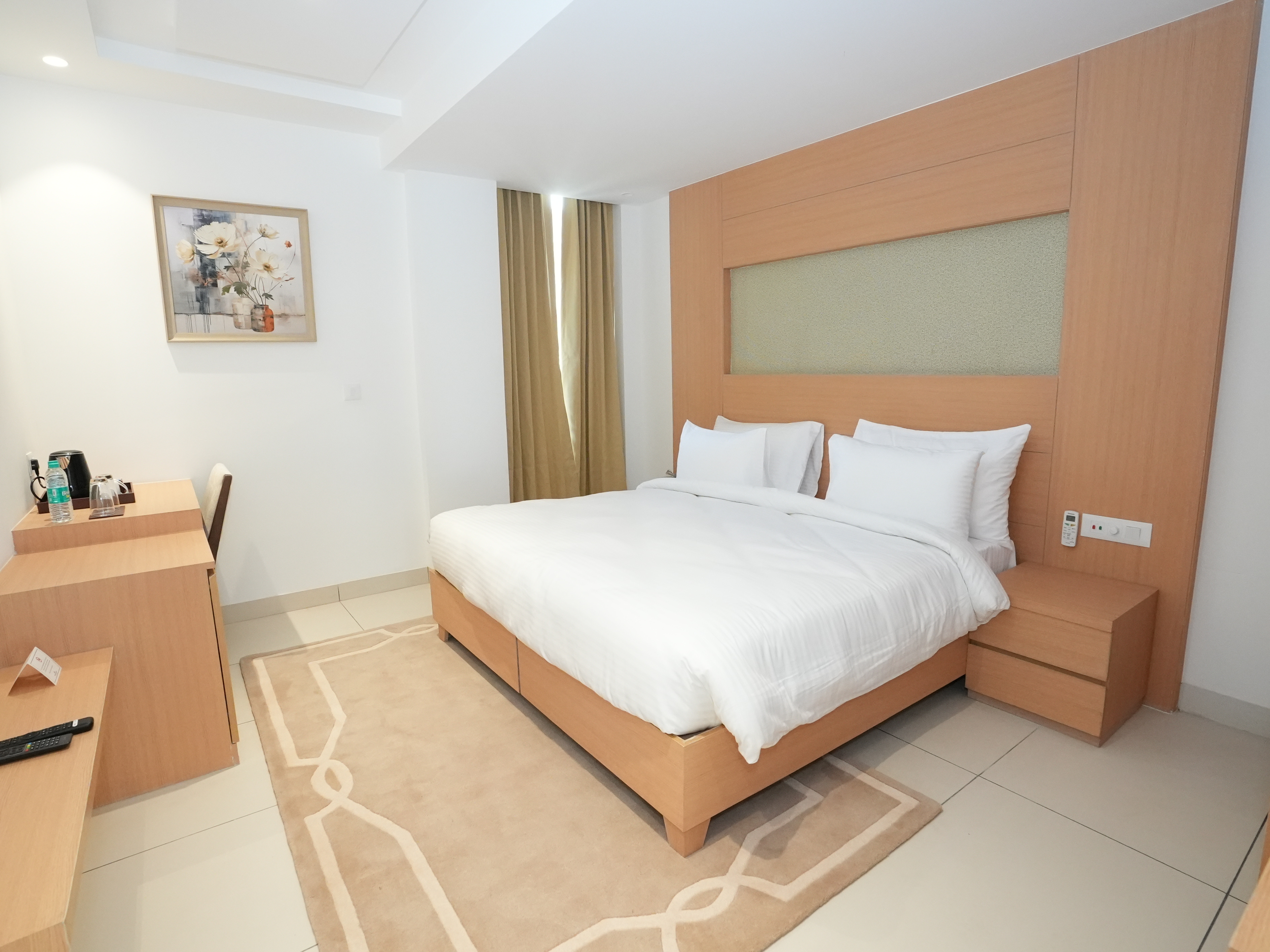 Enjoy Deluxe rooms at Annekaa Heights